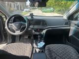 Hyundai Elantra 2018 года за 6 600 000 тг. в Шымкент – фото 5