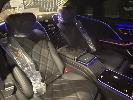 Mercedes-Maybach S 580 4MATIC 2025 года за 153 000 000 тг. в Шымкент – фото 18