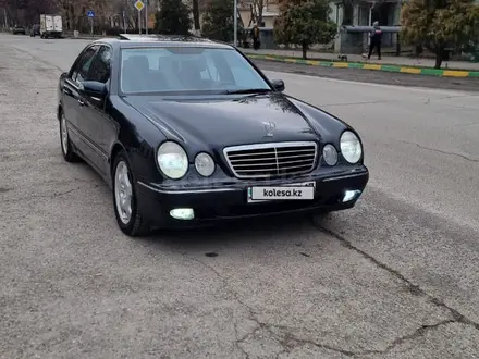 Mercedes-Benz E 280 2000 года за 5 300 000 тг. в Шымкент – фото 2