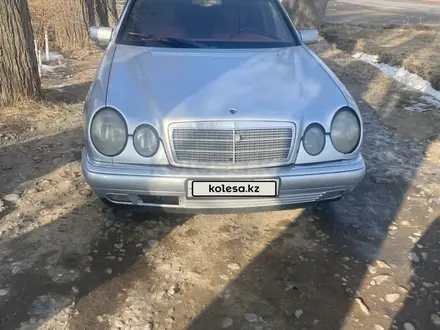 Mercedes-Benz E 230 1997 года за 1 500 000 тг. в Алматы