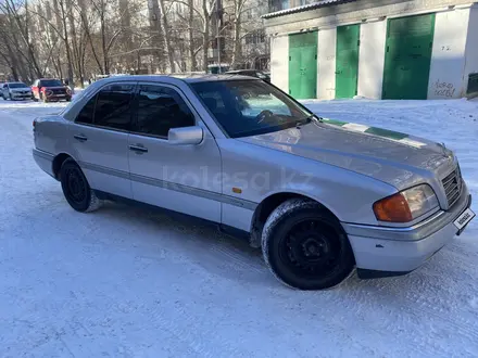 Mercedes-Benz C 180 1995 года за 1 900 000 тг. в Караганда – фото 2