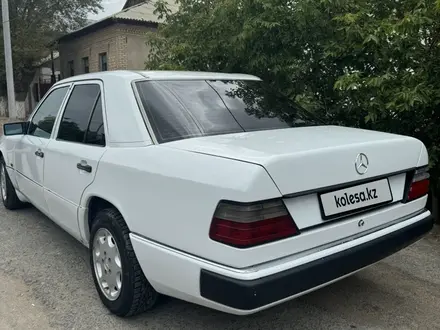 Mercedes-Benz E 230 1992 года за 1 400 000 тг. в Кызылорда – фото 3