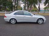 Mercedes-Benz C 200 2001 года за 2 550 000 тг. в Тараз – фото 2