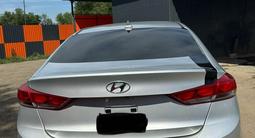 Hyundai Elantra 2017 года за 4 300 000 тг. в Уральск – фото 4