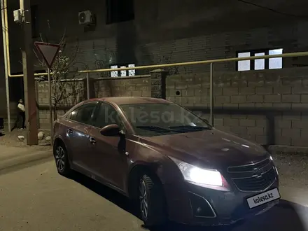 Chevrolet Cruze 2013 года за 2 850 000 тг. в Алматы – фото 2