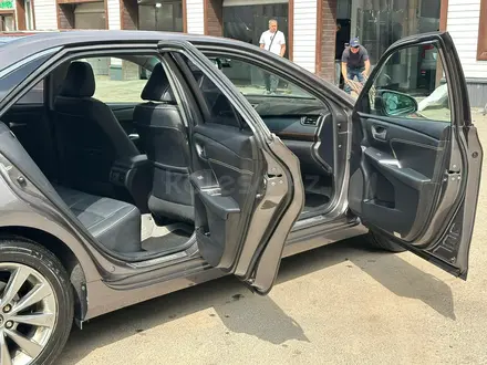 Toyota Camry 2015 года за 9 800 000 тг. в Алматы – фото 12