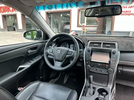 Toyota Camry 2015 года за 9 800 000 тг. в Алматы – фото 15