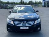 Toyota Camry 2011 года за 4 300 000 тг. в Уральск – фото 2