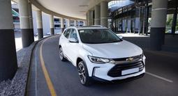 Chevrolet Tracker Premier 2023 года за 9 590 000 тг. в Актобе