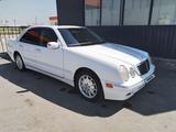Mercedes-Benz E 320 2001 годаfor4 500 000 тг. в Актау – фото 4