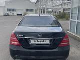 Mercedes-Benz S 500 2009 года за 10 000 000 тг. в Шымкент – фото 2