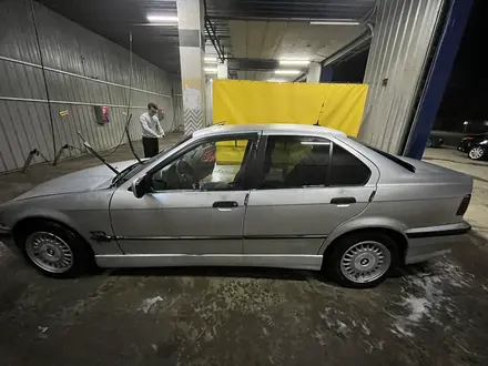 BMW 318 1992 года за 800 000 тг. в Шу – фото 9