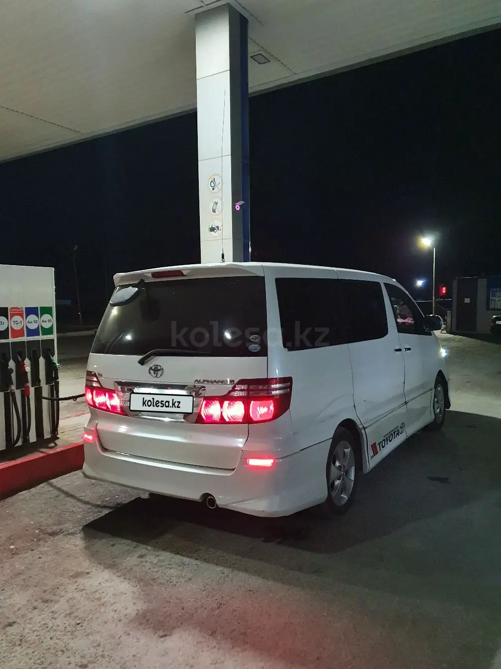 Toyota Alphard, 2008
