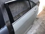 Дверь задняя Мерседес за 1 000 тг. в Алматы