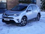 Toyota RAV4 2017 годаfor11 700 000 тг. в Астана