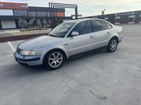 Volkswagen Passat 2000 года за 1 500 000 тг. в Атырау