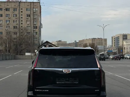 Cadillac Escalade 2023 года за 68 009 000 тг. в Алматы – фото 3