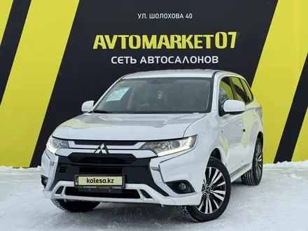 Mitsubishi Outlander 2022 годаүшін11 500 000 тг. в Уральск