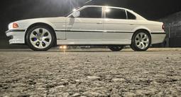 BMW 740 1995 годаүшін4 500 000 тг. в Алматы