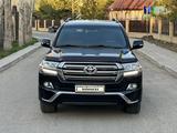 Toyota Land Cruiser 2018 года за 34 800 000 тг. в Астана – фото 2
