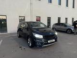 Kia Carnival 2015 года за 11 000 000 тг. в Алматы – фото 3