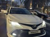 Toyota Camry 2018 годаүшін12 500 000 тг. в Алматы – фото 2