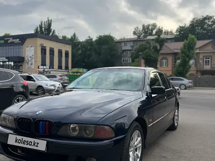 BMW 528 1999 года за 2 500 000 тг. в Алматы