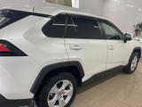 Toyota RAV4 2020 года за 16 500 000 тг. в Атырау – фото 4