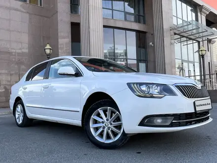 Skoda Superb 2013 годаүшін5 500 000 тг. в Атырау