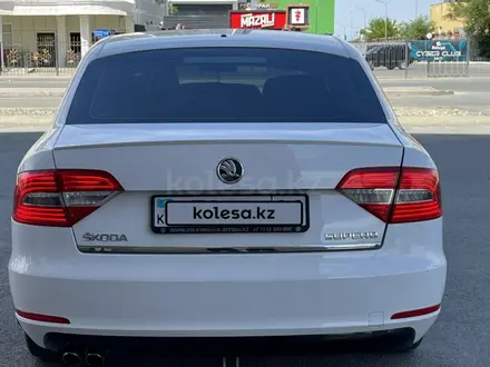 Skoda Superb 2013 годаүшін5 500 000 тг. в Атырау – фото 3