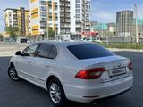 Skoda Superb 2013 года за 5 500 000 тг. в Атырау – фото 4