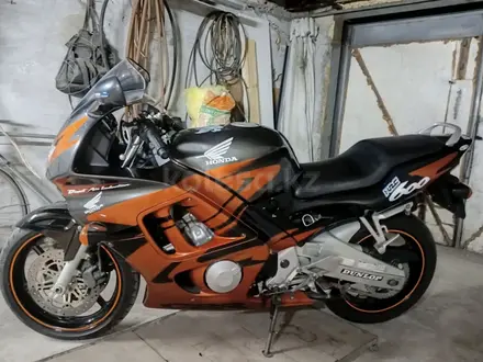 Honda  CBR 600F 1999 года за 1 800 000 тг. в Экибастуз – фото 2