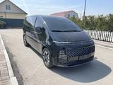 Hyundai Staria 2021 года за 19 500 000 тг. в Астана – фото 3