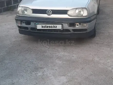 Volkswagen Golf 1994 года за 1 750 000 тг. в Алматы