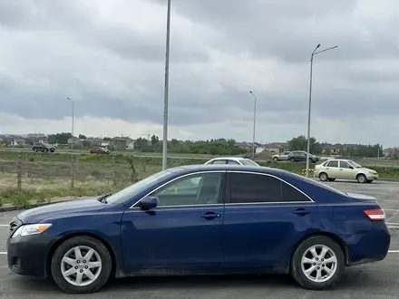 Toyota Camry 2010 года за 4 250 000 тг. в Актобе – фото 2