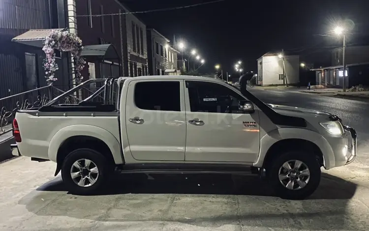 Toyota Hilux 2013 года за 9 200 000 тг. в Бейнеу