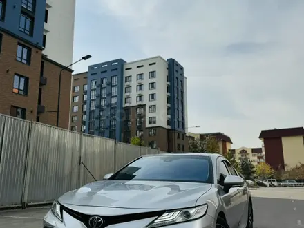 Toyota Camry 2021 года за 17 000 000 тг. в Алматы