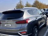 Hyundai Santa Fe 2019 года за 12 000 000 тг. в Атырау – фото 2