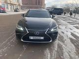 Lexus ES 300h 2019 года за 17 000 000 тг. в Актау