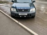 Honda CR-V 2001 годаүшін3 000 000 тг. в Уральск