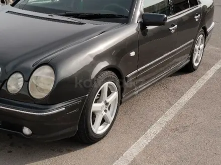 Mercedes-Benz E 280 1996 года за 3 200 000 тг. в Конаев (Капшагай) – фото 4