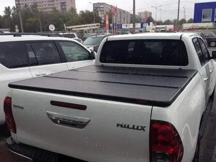 Крышка трехсекционная на Toyota Hilux тент тойота за 330 000 тг. в Астана
