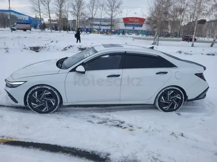Hyundai Elantra 2023 года за 8 800 000 тг. в Усть-Каменогорск – фото 3
