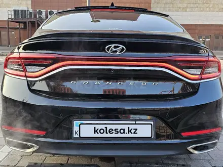 Hyundai Grandeur 2017 года за 11 250 000 тг. в Алматы – фото 12