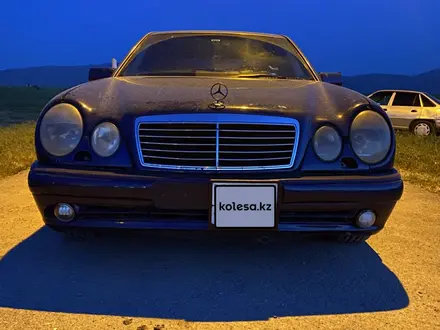 Mercedes-Benz E 280 1997 года за 2 200 000 тг. в Шымкент – фото 2