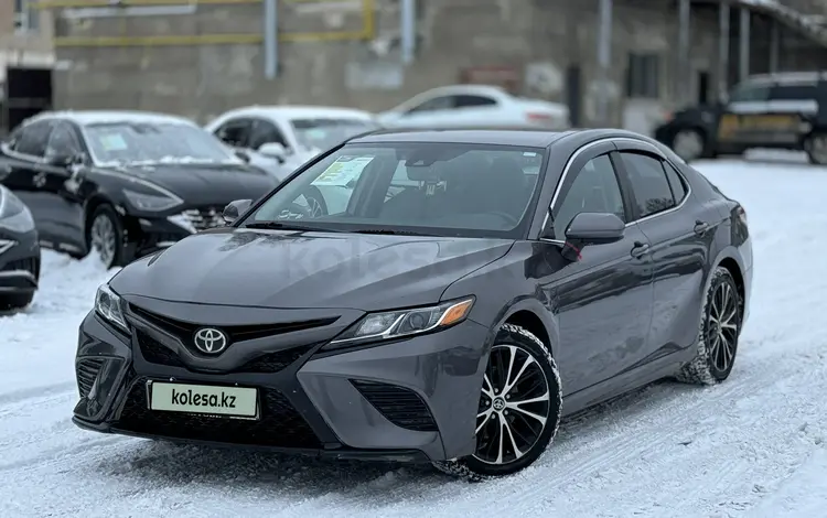 Toyota Camry 2020 года за 12 500 000 тг. в Актобе