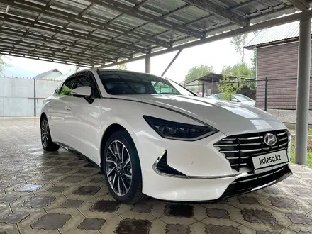 Hyundai Sonata 2021 года за 13 500 000 тг. в Алматы – фото 13