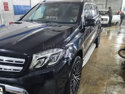 Mercedes-Benz GLS 400 2017 года за 27 000 000 тг. в Актобе – фото 2