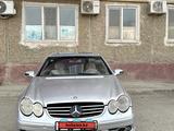 Mercedes-Benz CLK 320 2003 года за 2 000 000 тг. в Атырау – фото 2