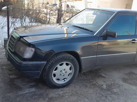 Mercedes-Benz E 220 1993 года за 2 100 000 тг. в Туркестан – фото 6